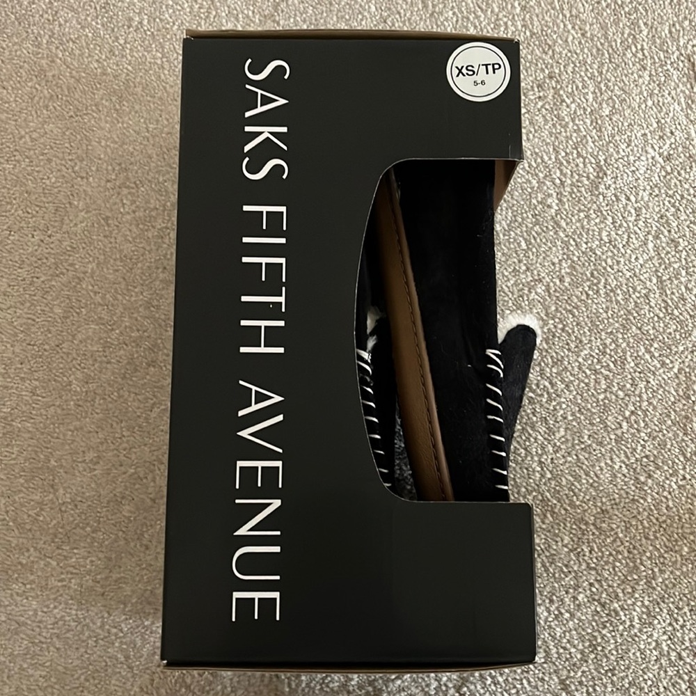 NWT SAKS FIFTH AVENUE WOMEN’S SLIPPERS